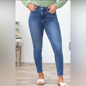 Judy Blue Women’s Skinny Jeans - Classic Denim; new without tags.